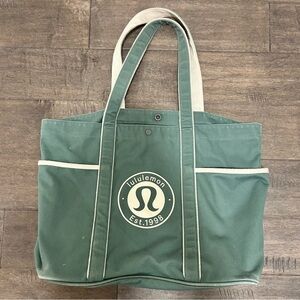 Lululemon Daily Multi-Pocket Canvas Tote Bag 20L